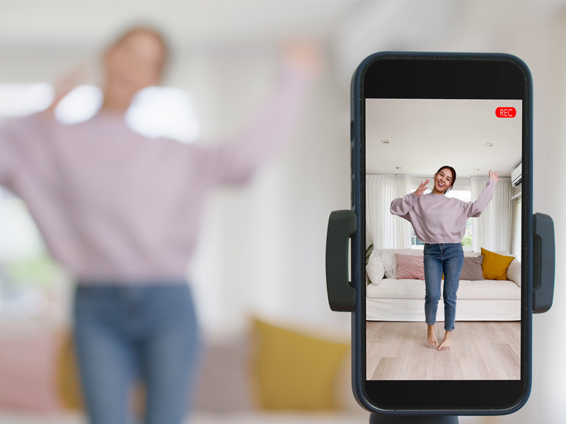 Custom Social Media Reels Slider Image